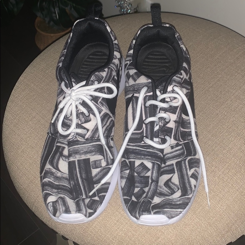 Size 10 Nike Roshe